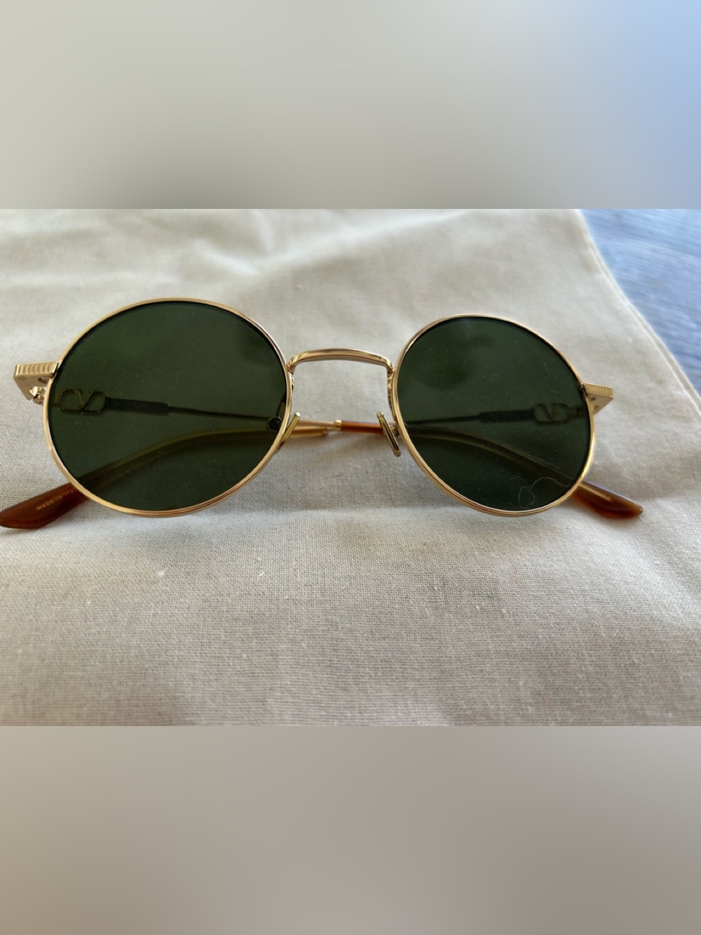 Valentino Unisex VLS-173 Classic Round Frame Sunglasses Gold.NEW